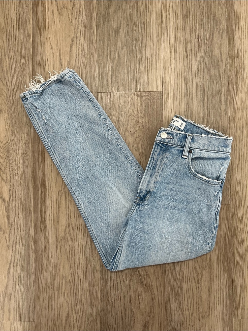 Abercrombie & Fitch 90s Straight Ultra High Rise Distressed Jeans Size 26 2XS
